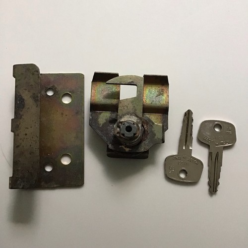 Halfords lock key rooftop - lock,